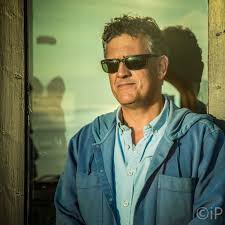 Sgwrs a Chân efo Rhys Meirion